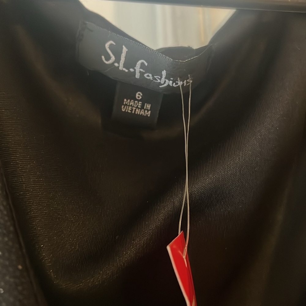 Dress - Picture 4 of 7
